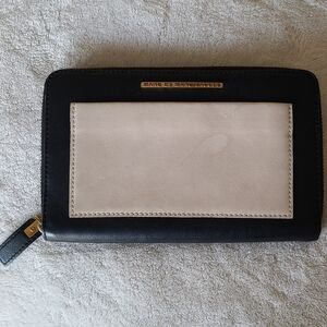 Marc Jacobs Black Cream Leather Zip Wallet